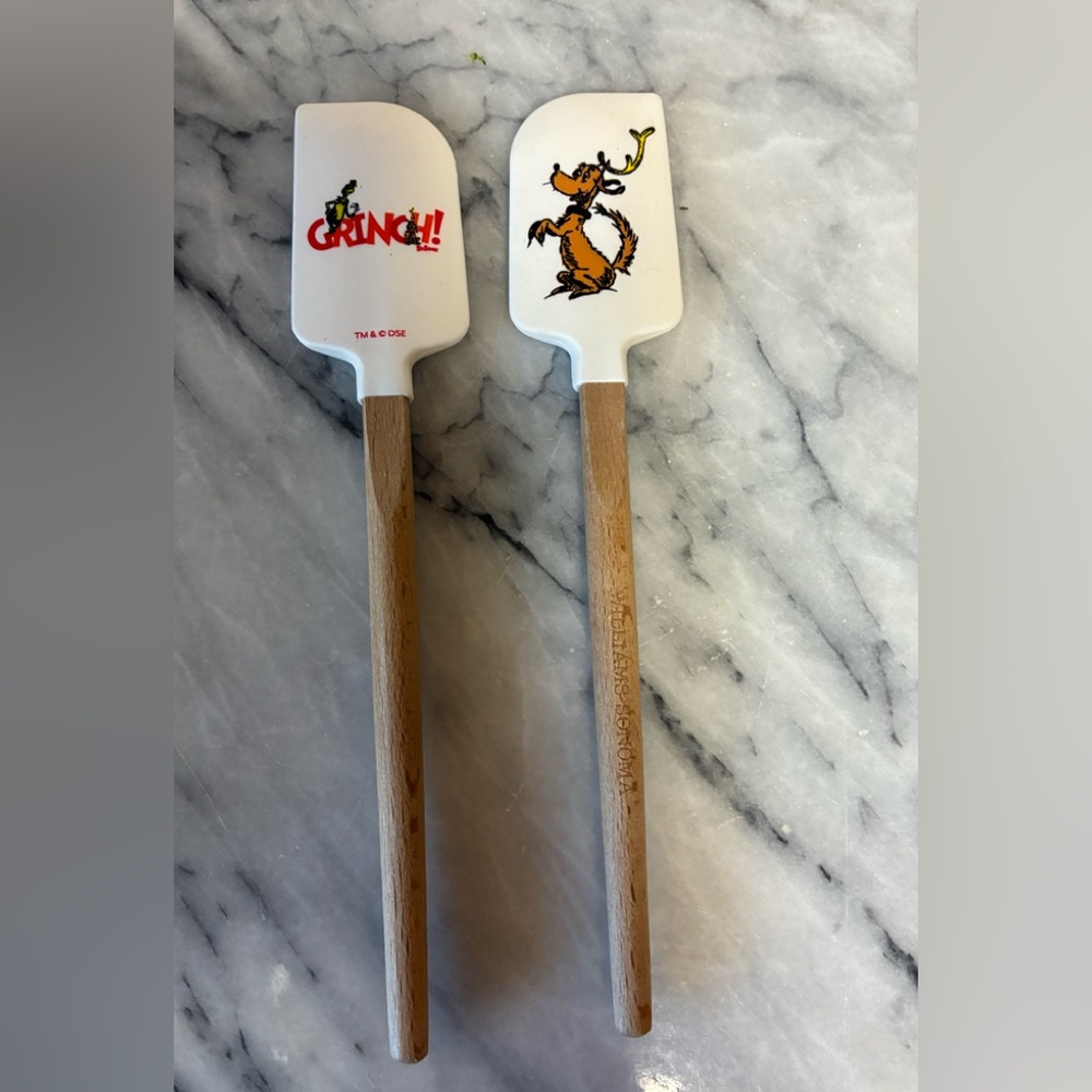 The Grinch Silicone Spatula Set - White & Wood